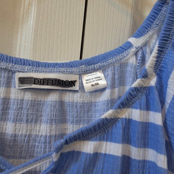 JB DIFFUSION, XL, Woman's NWOT, Light Blue Striped Top - Picture 2 of 7